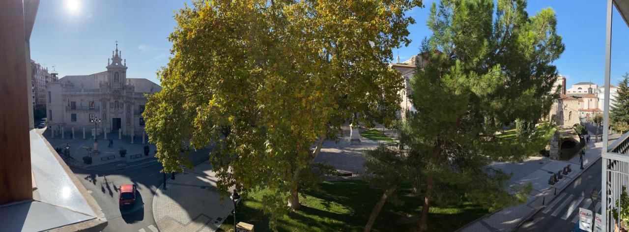 Universidad 4 Valladolid Luaran gambar